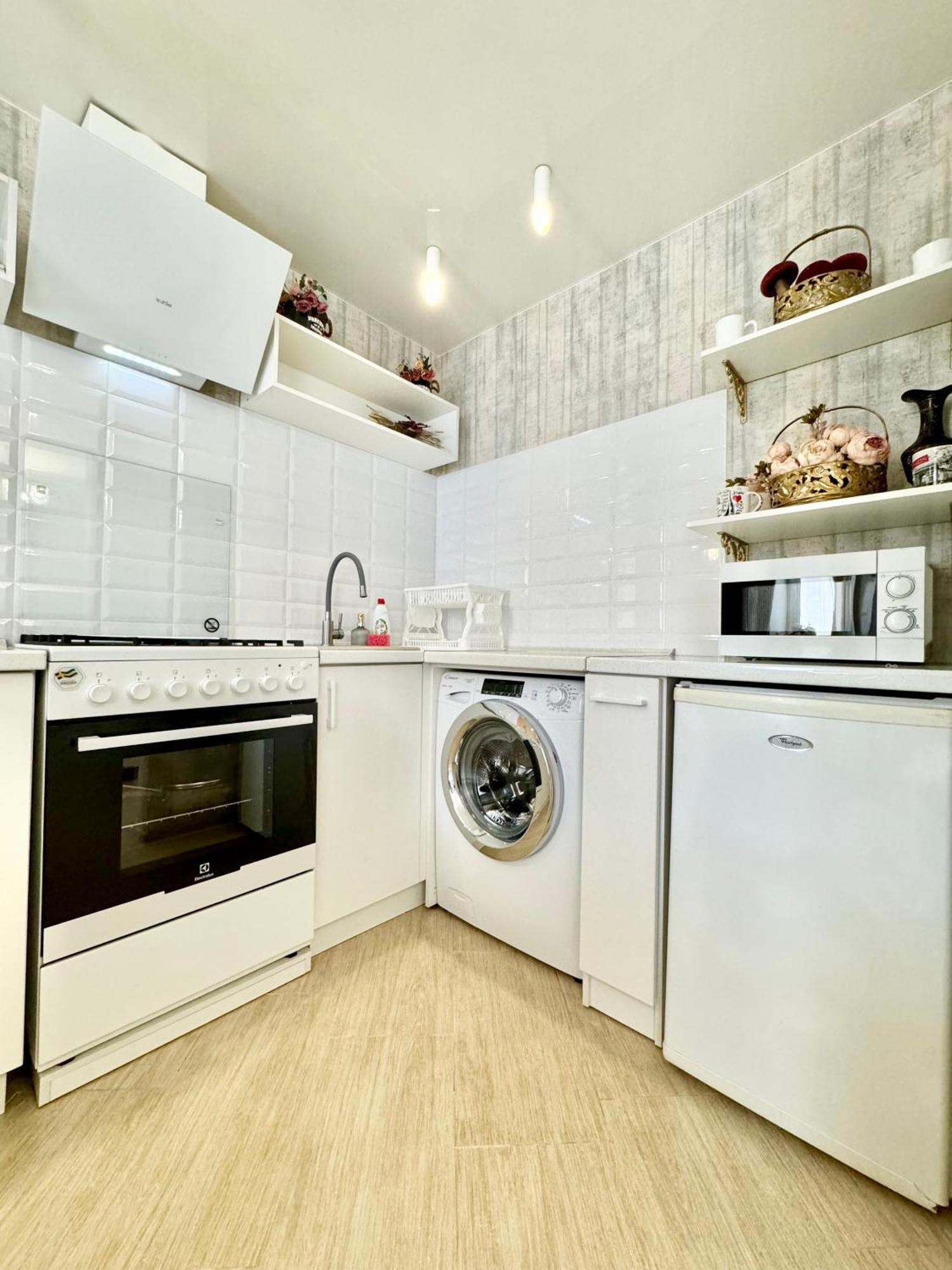 Apartpoltava Смак Італії У Самому Центрі Полтави , Білосніжна Студія В Новобудові, Банківський Чек Esterno foto